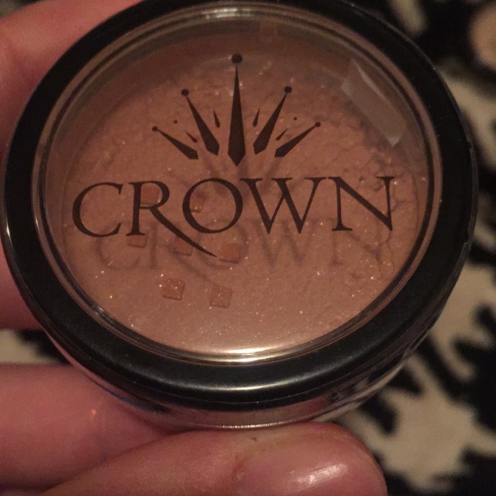 Crown mineral blush new and sealed